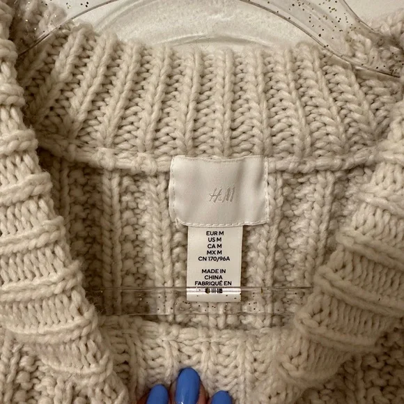 Geometric Patterned Knit Sweater - Picture 3 of 3